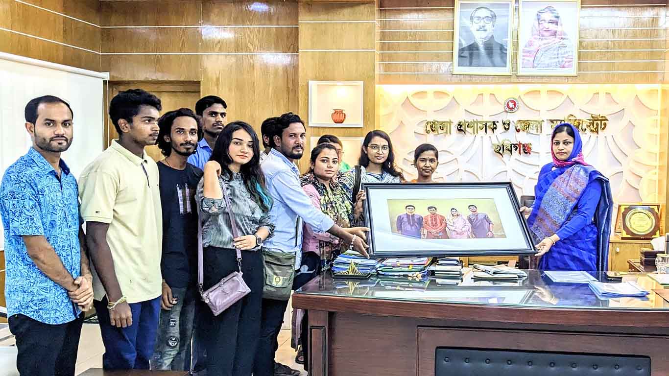 জেলা প্রশাসক ইশরাত জাহান